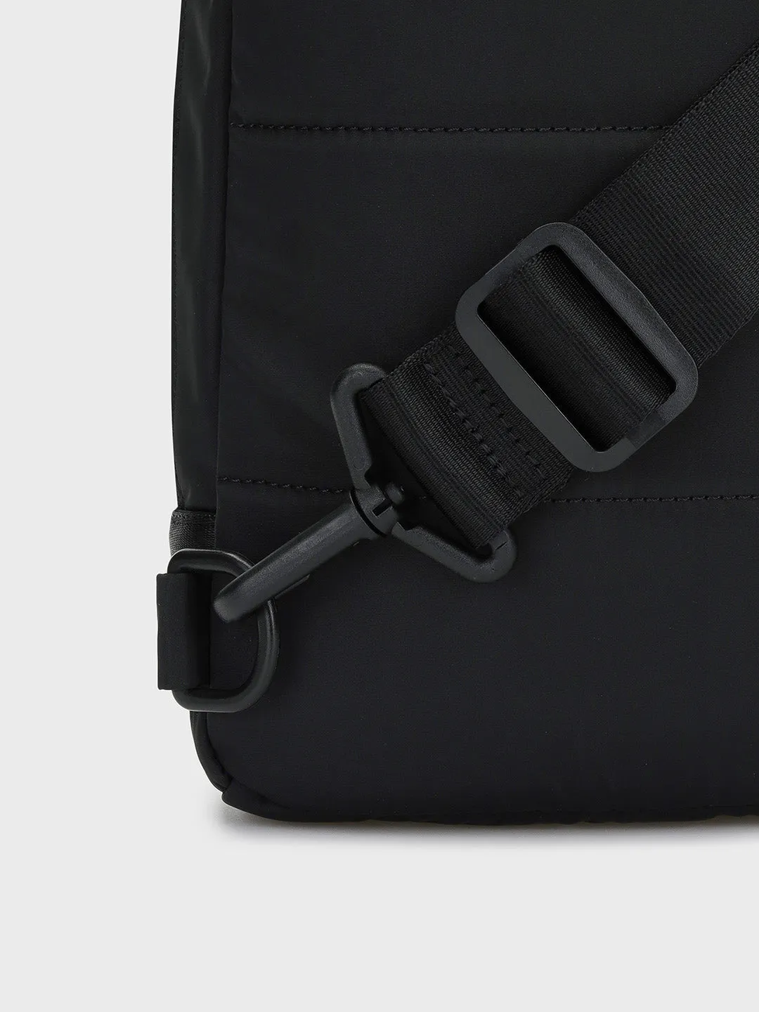 Essential Sling Bag- Black