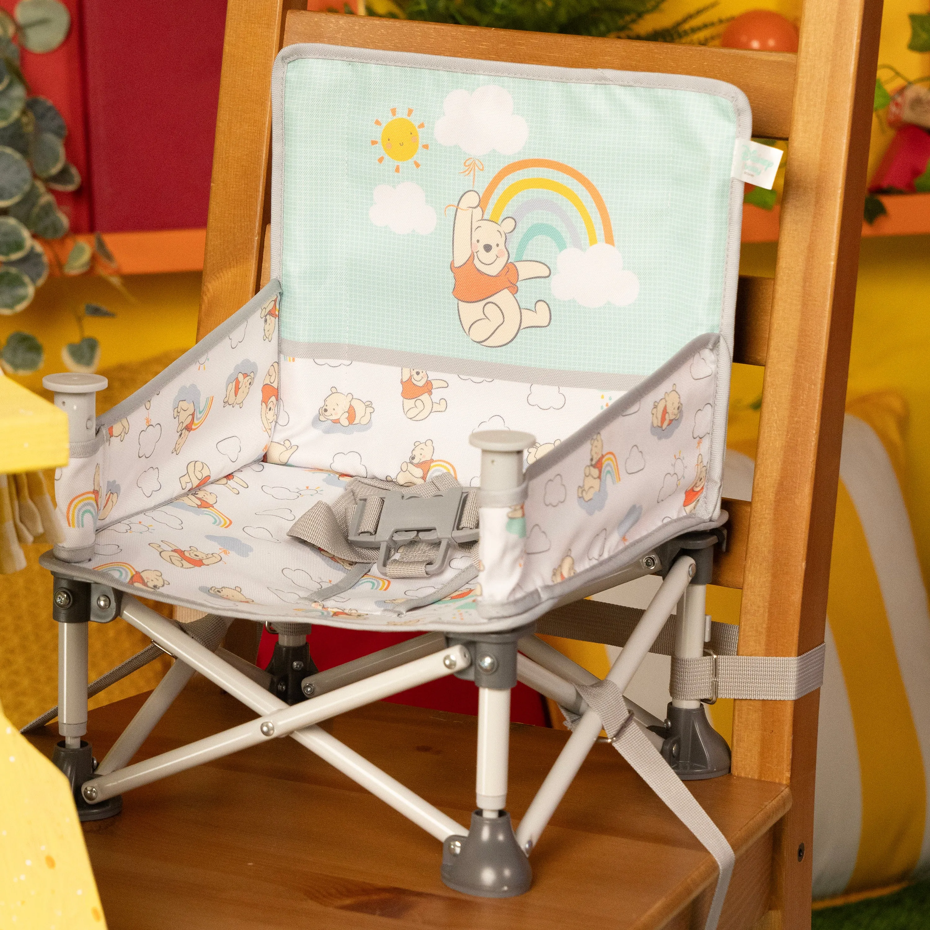 WINNIE THE POOH Pop N Sit Portable Booster Seat